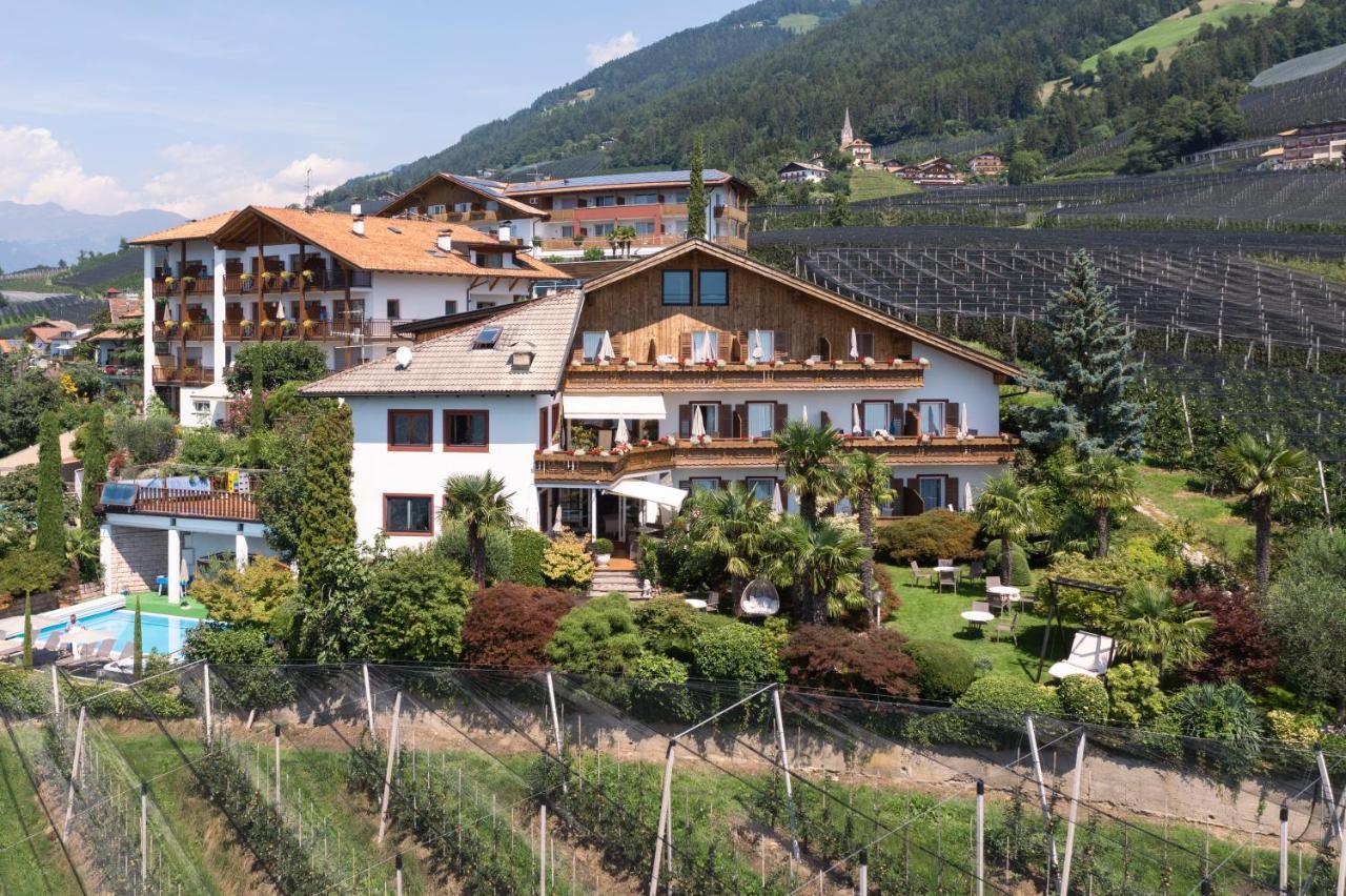 Pension Zum Burggraefler Schenna Exterior foto